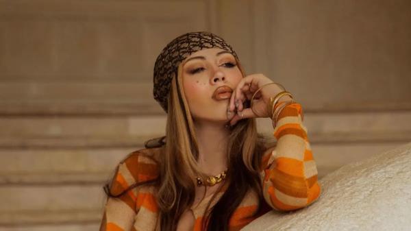 متن و ترجمه آهنگ Moonlight از Kali Uchis متن و ترجمه آهنگ Moonlight از Kali Uchis